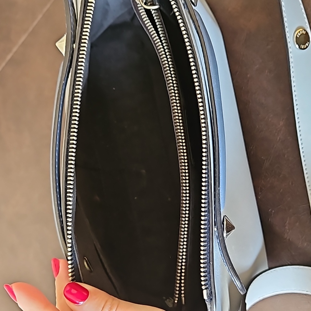 Handbag - Picture 7 of 9